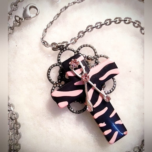 Pink Zebra Pattern Cross + Pink Crystal Ribbon - Picture 9 of 12
